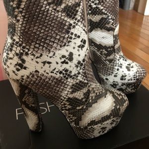 Fashion Nova Snakeskin Booties